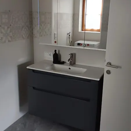 Naehe Gmunden 4 アパート *