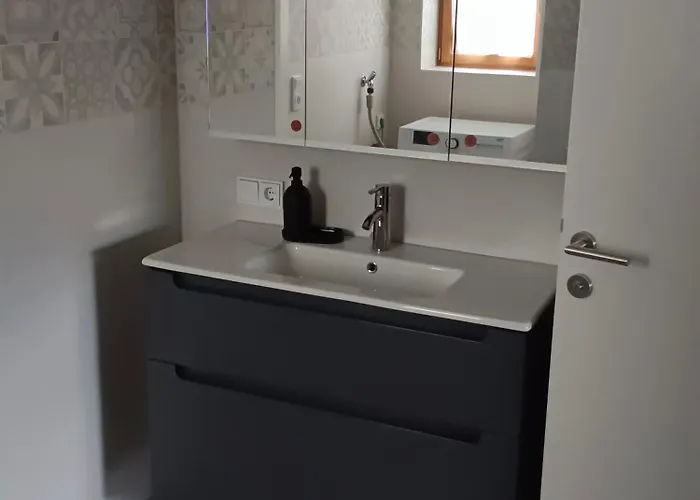 Naehe Gmunden 4 アパート *